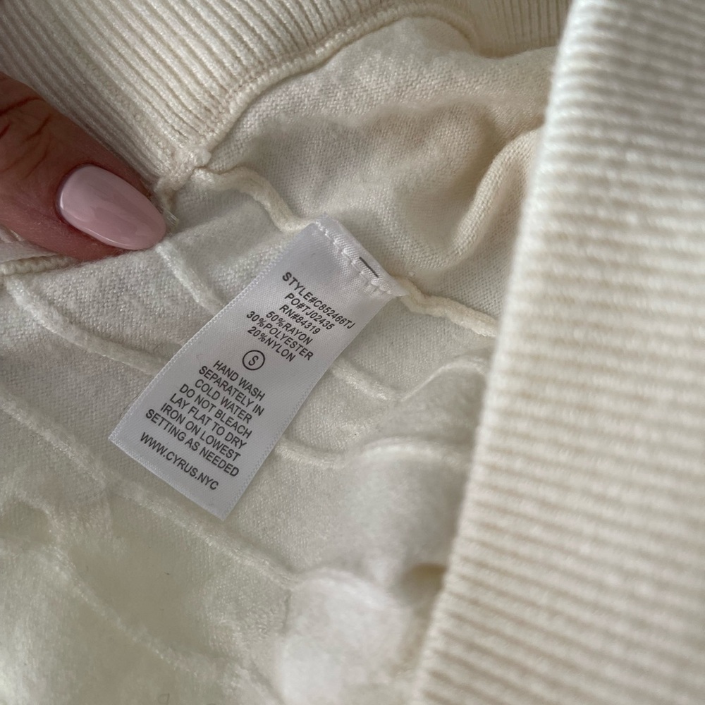 Cyrus Cream Cable Knit Pants Wide leg in size small - Picture 12 of 14